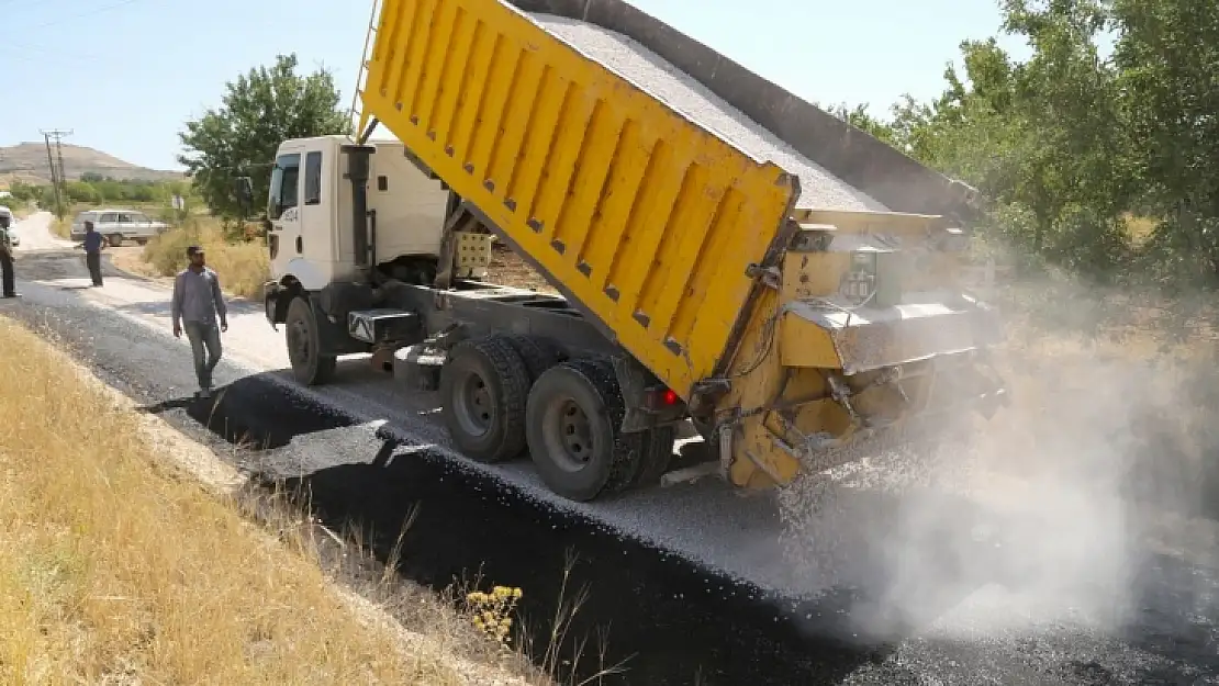 Merkez Köy Yollarında Asfalt Çalışmaları Devam Ediyor