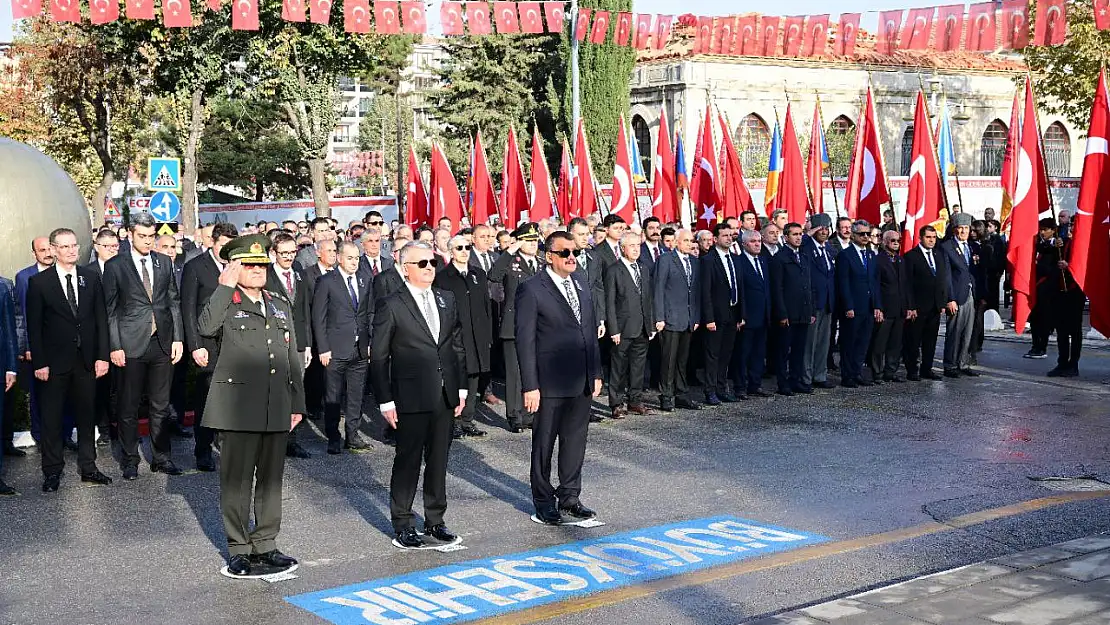 Büyük Önder Mustafa Kemal Atatürk, Malatya'da Düzenlenen Törenle Anıldı