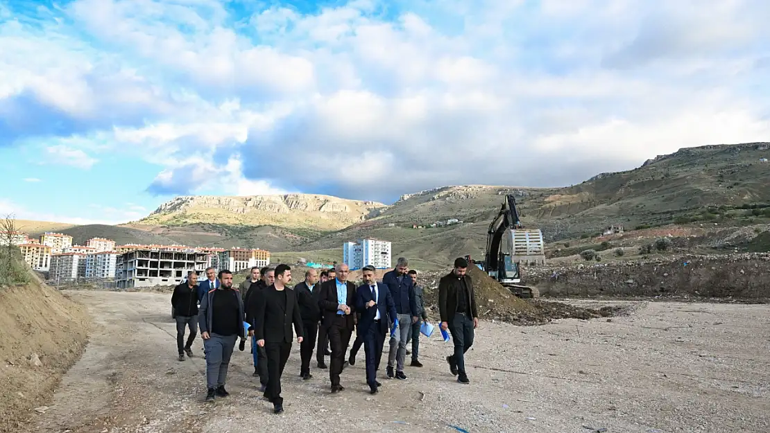 Büyükşehir Belediye Başkanı Sami Er Yol Çalışmalarını Yerinde İnceledi