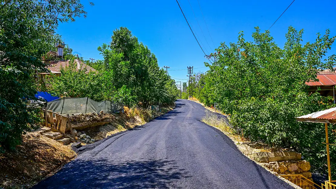 Büyükşehir Belediye Başkanı Sami Er  Hekimhan'daki Yol Çalışmalarını İnceledi