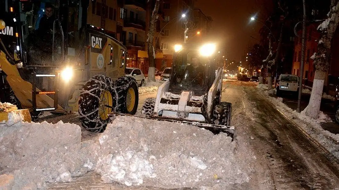 Büyükşehir Belediyesi Aralıksız Çalıştı Kapalı Mahalle Yolu Kalmadı