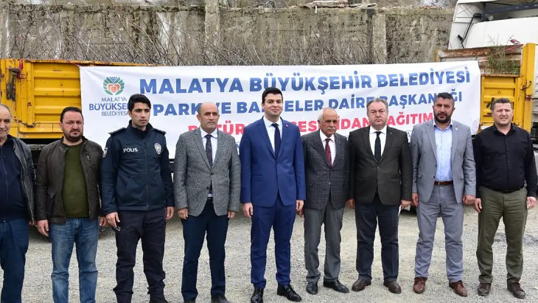 Büyükşehir Belediyesi Tarafından Pütürge'de Fidan Dağıtımı Yapıldı