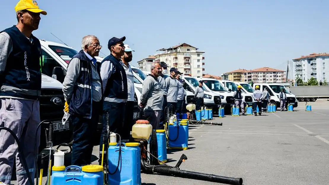 Büyükşehir Belediyesi Yaz Dönemi İlaçlama Çalışmalarına Yoğun Bir Şekilde Devam Ediyor