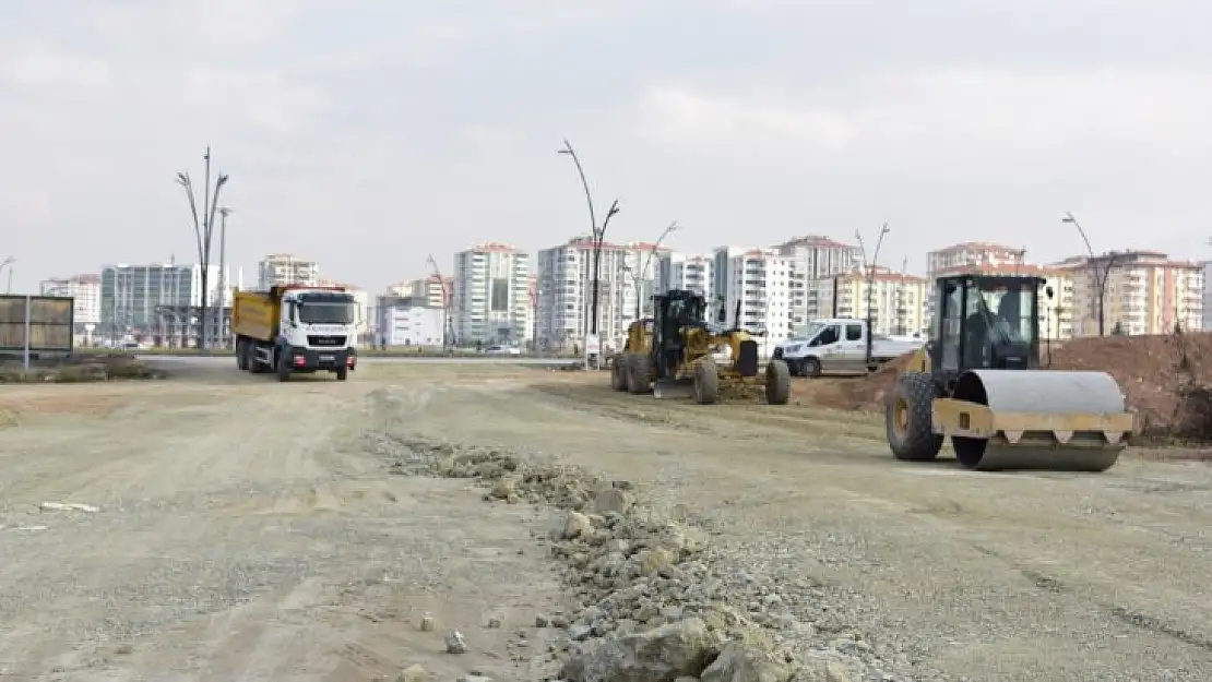 Büyükşehir Belediyesi Yol Açma Çalışmalarını Sürdürüyor