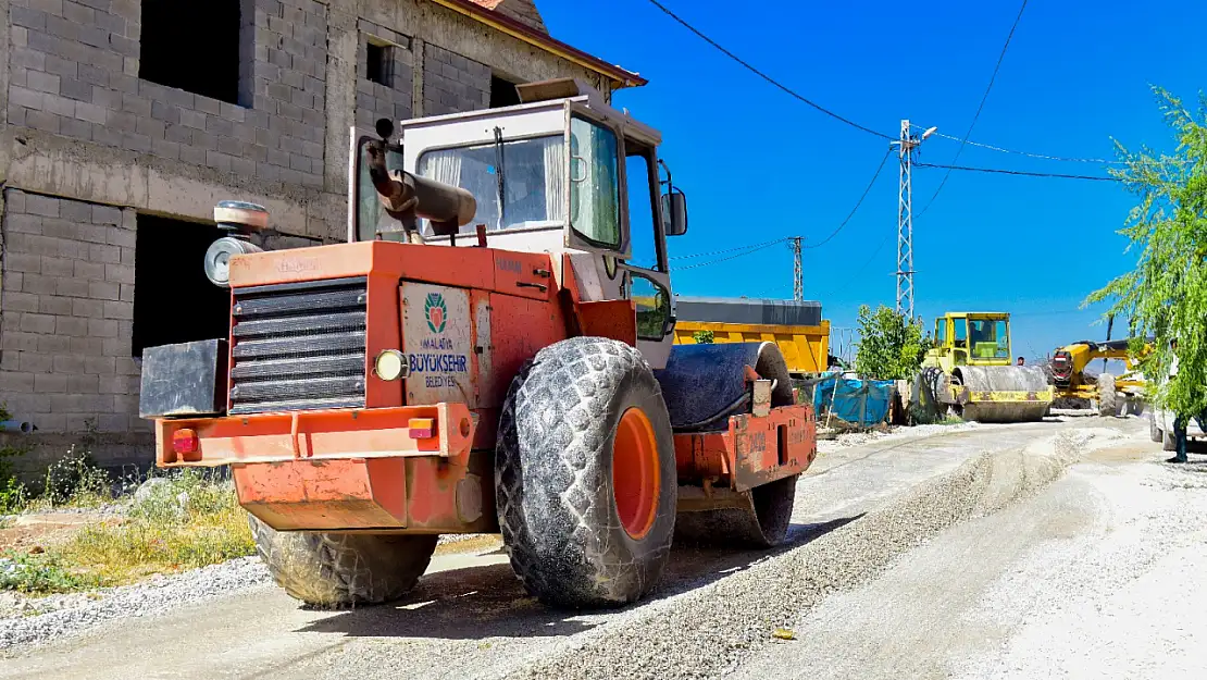 Büyükşehir Belediyesi yol çalışmalarını sürdürüyor