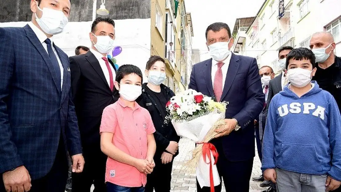 Büyükşehir Belediyesinden Küçük Mustafapaşa Mahallesine Muhtar Evi, Kütüphane ve Park kazandırıldı