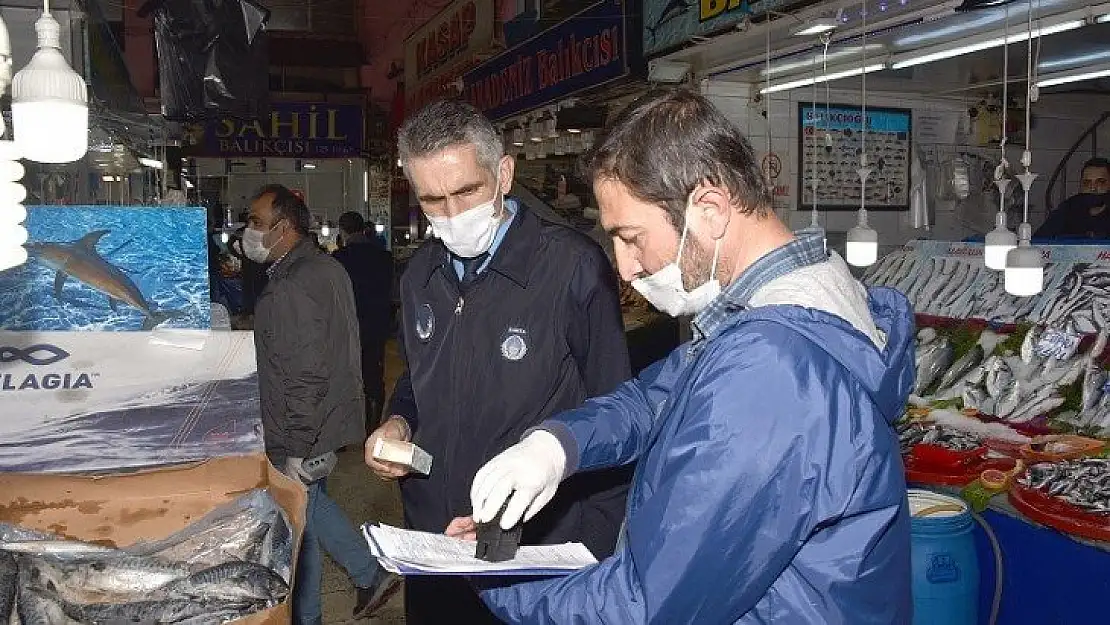 Büyükşehir Zabıtası Balıkçı Esnaflarını Denetlendi