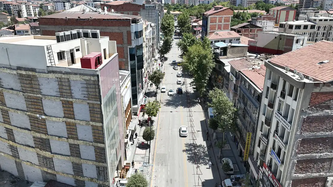 Büyükşehirden Atatürk (Kışla) Caddesi Esnaflarına Taşınma Desteği