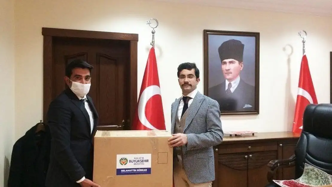 Büyükşehirden İlçe Kaymakamlık Ve Belediyelerine Maske Dağıtımı