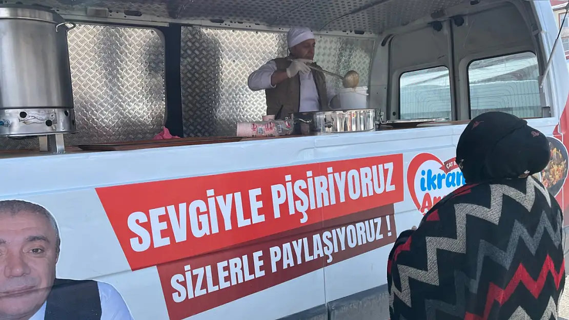 Çat Belediyesi'nden gönüllere dokunan hizmet, Mobil ikram aracı yola çıktı.