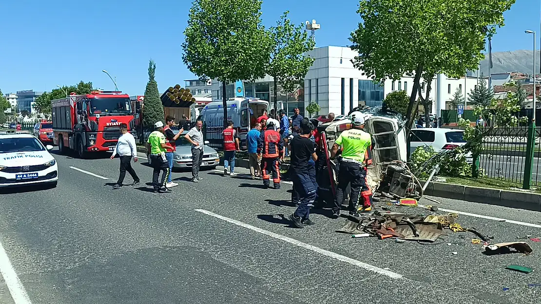 Cevatpaşa Mahallesi Turgut Özal Bulvarında Trafik Kazası