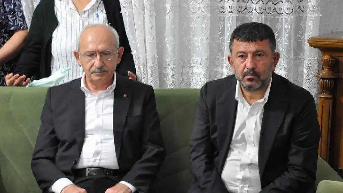 CHP Genel Başkanı Kılıçdaroğlu Ağbaba'ya taziye ziyareti gerçekleştirdi