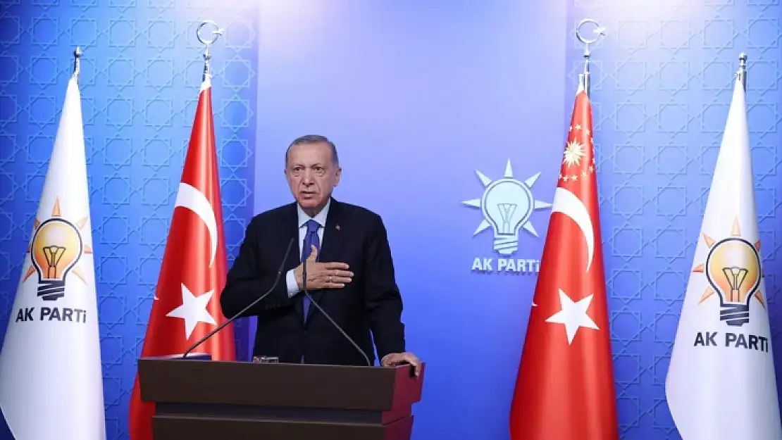 Cumhurbaşkanı Erdoğan: 'CHP'li belediyeler ve müzahir STK'lar, deprem bölgesine yardımları kesmekten otellerden depremzedeleri kapı dışarı etmeye, her türlü rezilliği sergiliyor'