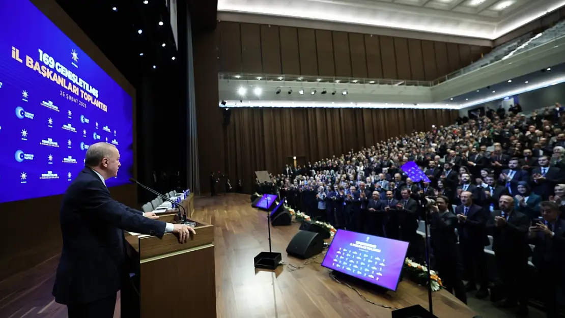 Cumhurbaşkanı Erdoğan'dan Özgür Özel'e: 'Başkomutan Olarak Sesleniyorum, Haddini Bil'