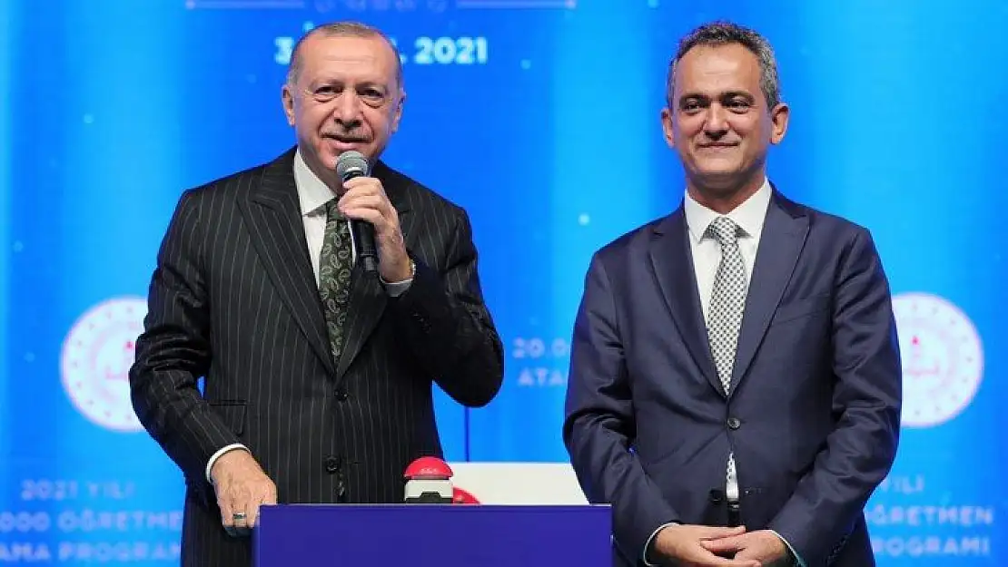 Cumhurbaşkanı Erdoğan'ın Katılımıyla 20 Bin Öğretmenin Ataması Gerçekleştirildi