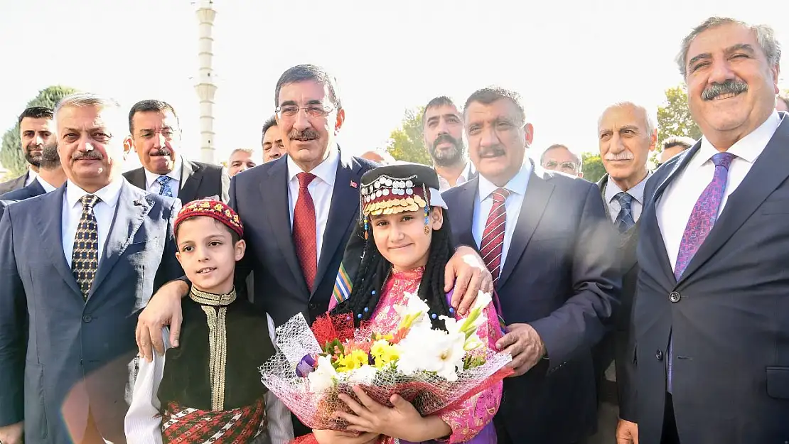 Cumhurbaşkanı Yardımcısı Cevdet Yılmaz'dan Başkan Gürkan'a Ziyaret
