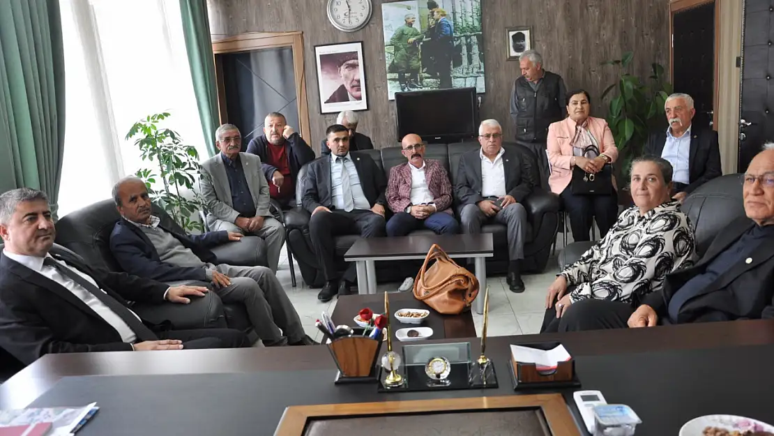 Demir Gidiyor Hekimhan Bakıyor