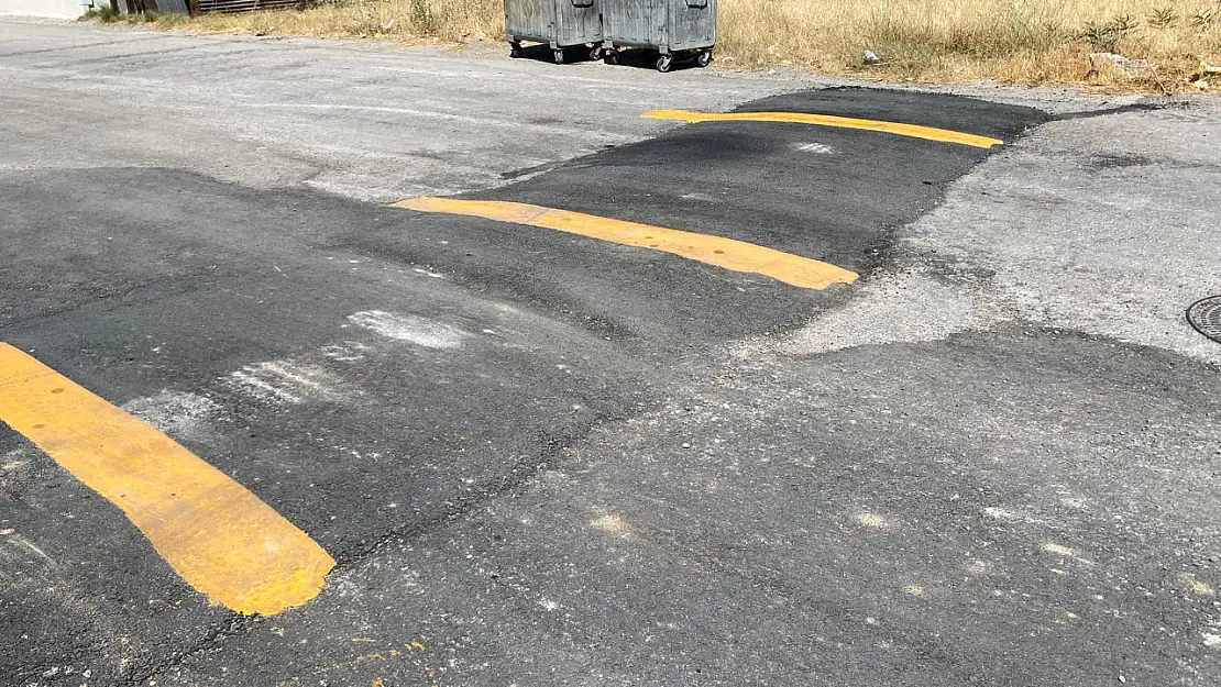 Deprem Sonrası Malatya Yolları Alarm Veriyor: 'Standart Dışı Kasisler ve Hasarlı Arterler Şehir Ekonomisini Zorluyor'
