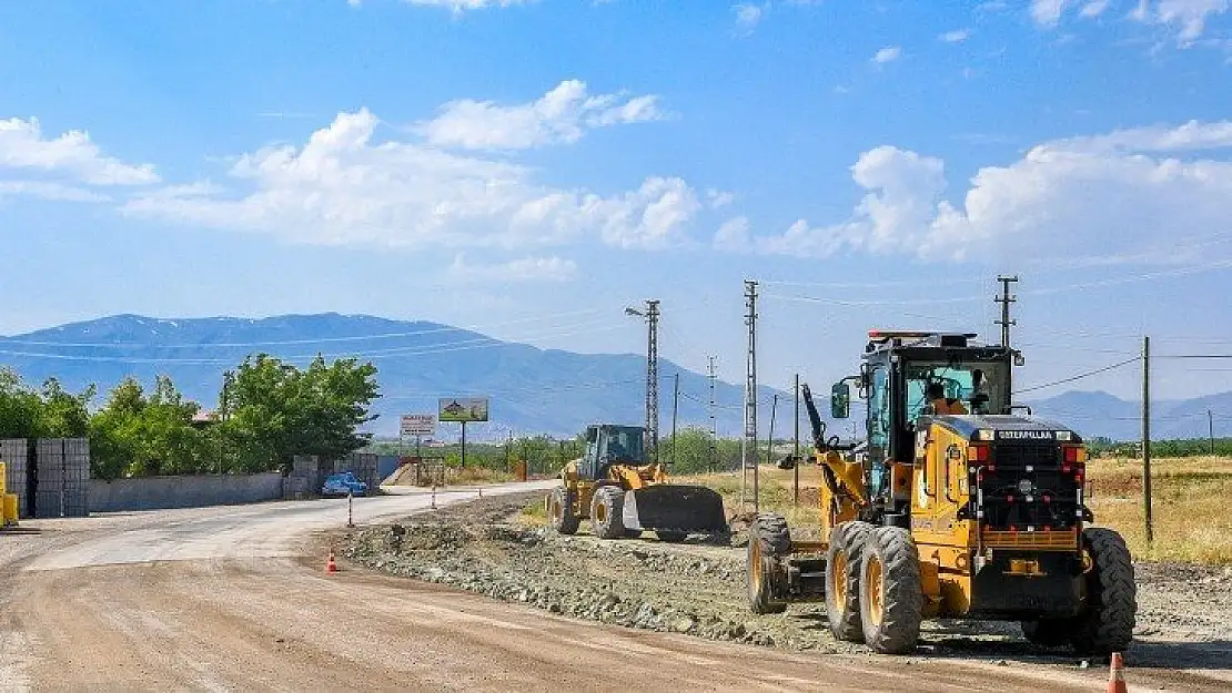 Dilek Caddesi Genişletilip Asfaltlanıyor