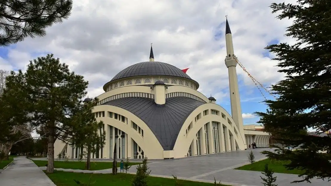 Diyanet İşleri Başkanı Prof. Dr. Erbaş, Malatya'da İlahiyat Camisi ve Kütüphanesi'ni Açtı