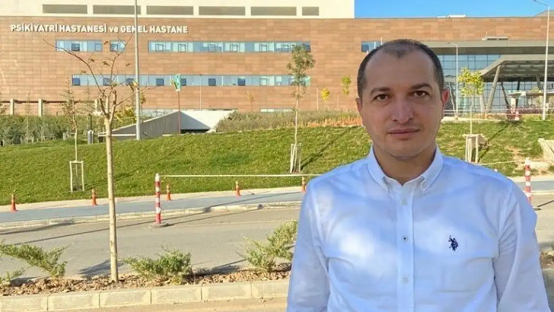 Doç. Dr Kanat Elazığ'a veda etti.