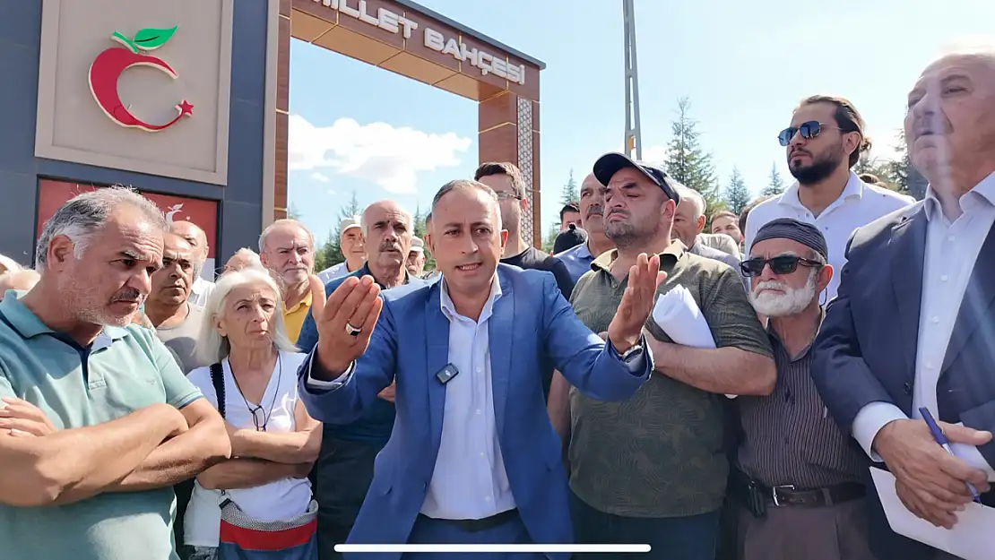 Doğanşehir'de İmar Tepkisi: Vatandaşlar Belediye Önünde Toplandı