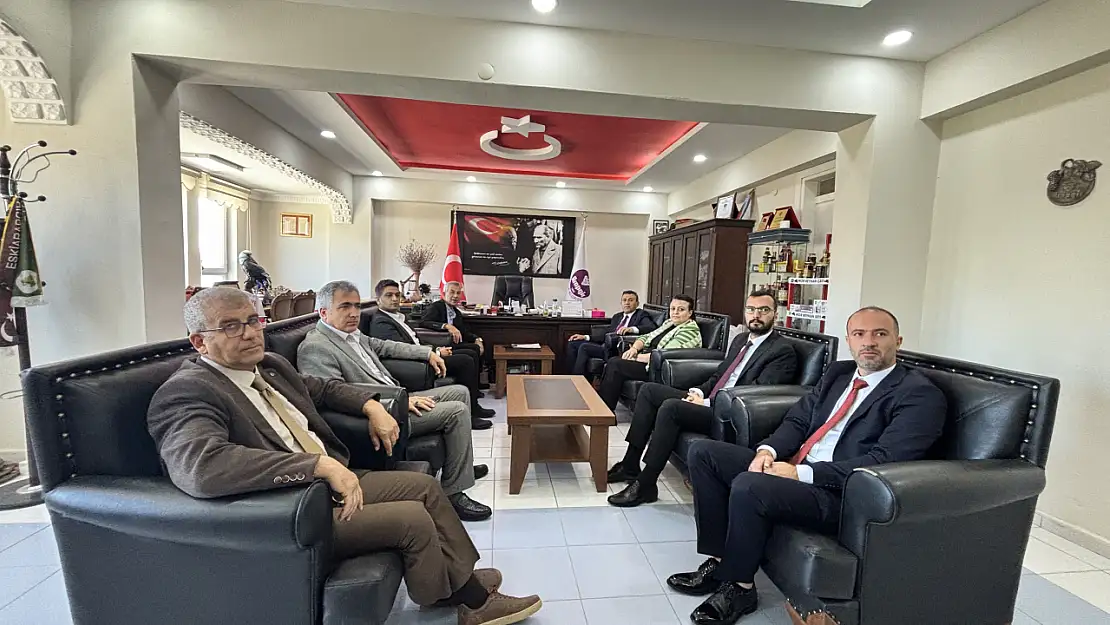 Dr. Cezmi Karaca Arapgir Balediyesini Ziyaret Etti