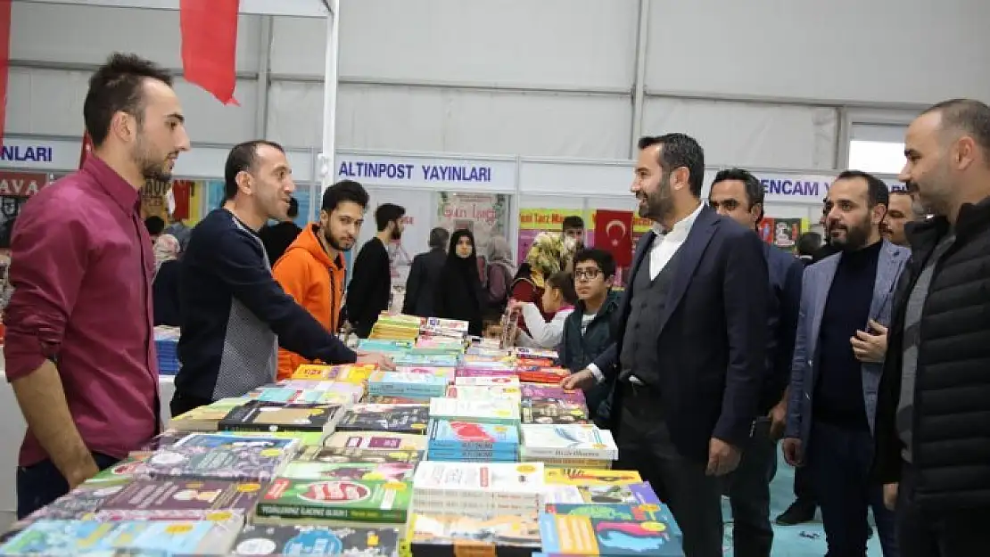 Elazığ Belediyesi 3. Kitap Fuarı'nı 125 Bin Kişi Ziyaret Etti