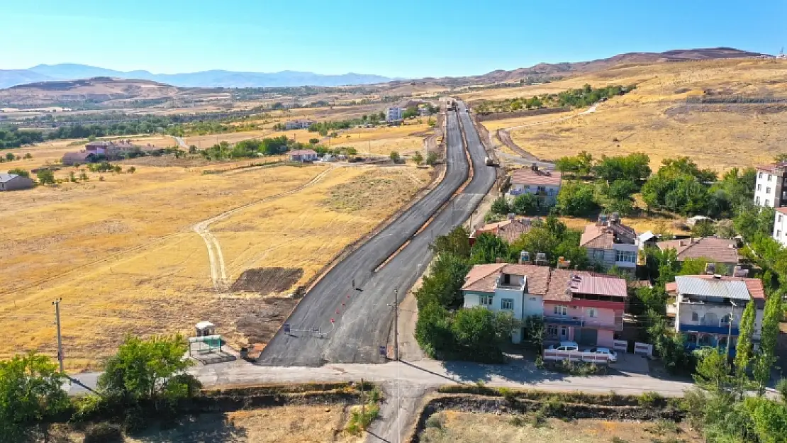 Elazığ Belediyesi Fen İşleri Ekiplerinden Yoğun Mesai