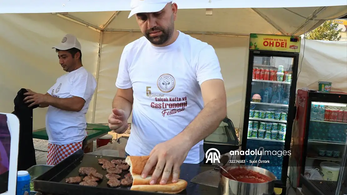 Elazığ'da '5. Geleneksel Salçalı Köfte ve Gastronomi Festivali' başladı