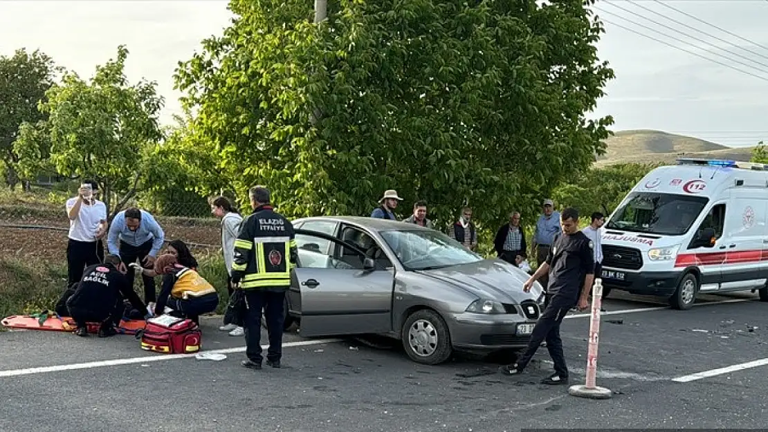 Elazığ'da iki otomobilin çarpıştığı kazada 7 kişi yaralandı