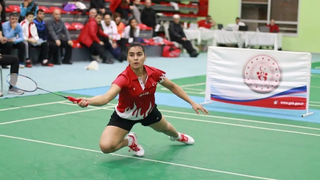 Elazığ'lı Sporcu Aliye Demirbağ, Badminton Orleans Masters 2021 Turnuvasına Katılacak