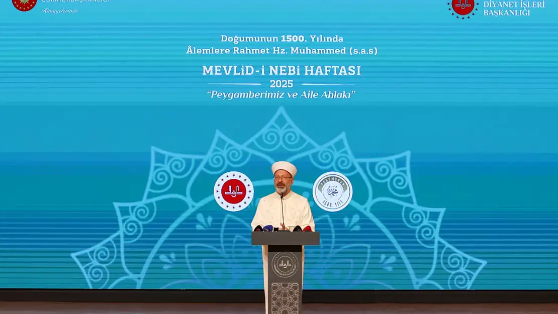Erbaş: 'Müslümanlar, toplumsal vicdanı Rasulüllah'ın örnekliğinde inşa etmek mecburiyetindedirler'