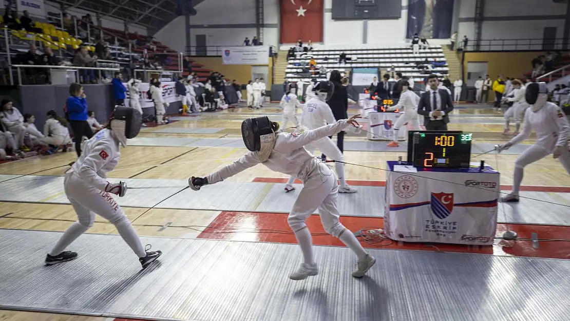 Eskrimciler, Sakarya'da piste çıktı