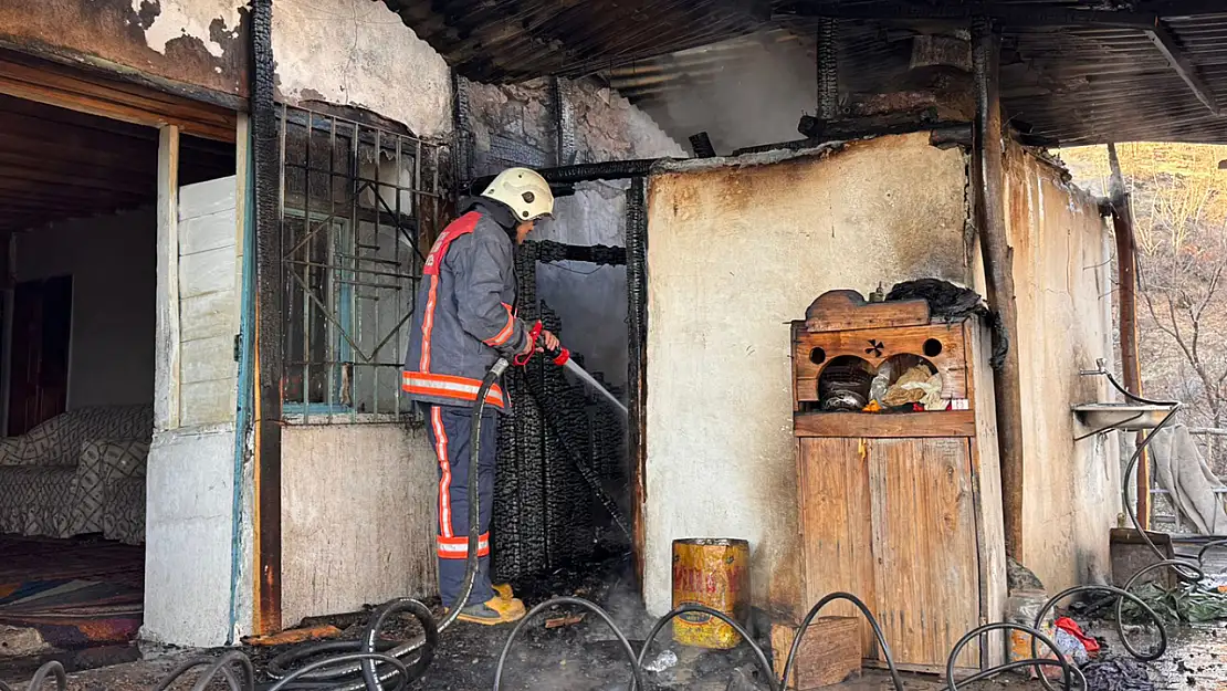 Ev yangınında maddi hasar oluştu