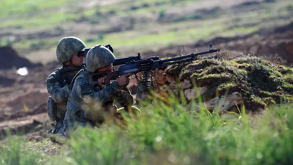 Fırat Kalkanı bölgesinde 2 PKK'lı öldürüldü