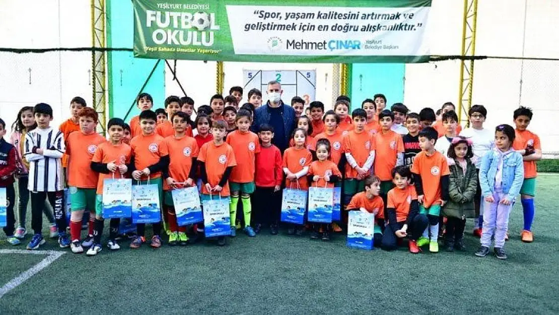 Futbol Okulunda Geleceğin Yıldızları Yetişiyor