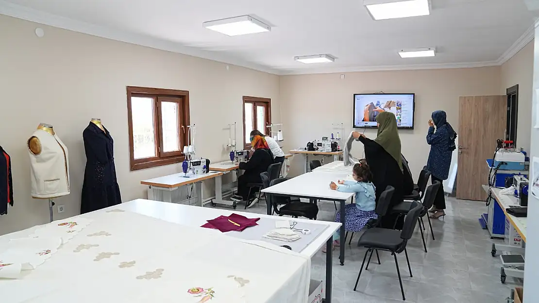 Gelinciktepe Kadın Yaşam Merkezi'nde Kurslar Başladı