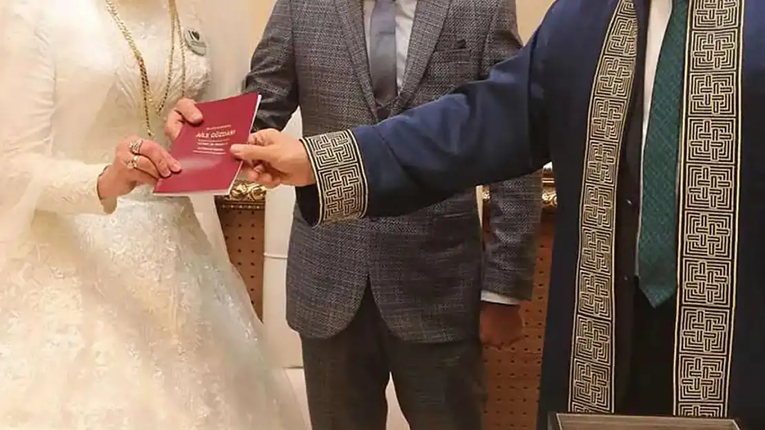Genç Çiftlere Müjde: Evlilik Kredisi Limiti 250 Bin TL'ye Çıkıyor