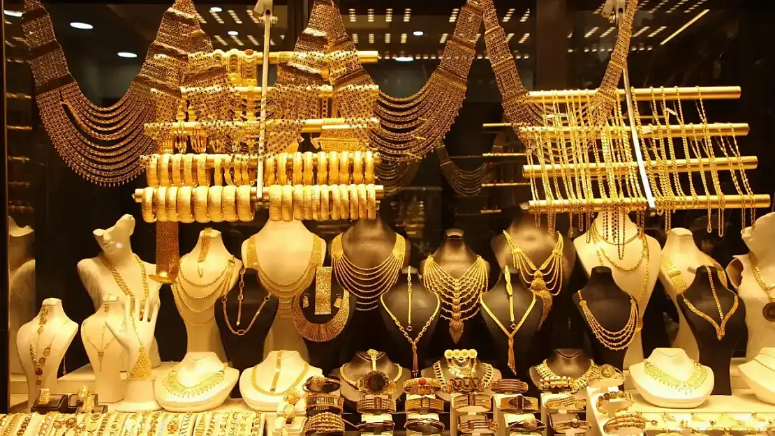 Gram Altın Rekor Kırdı: 4.497 TL'ye Ulaştı, Ons Altın 3.406 Dolarla 8 Ayın Zirvesinde