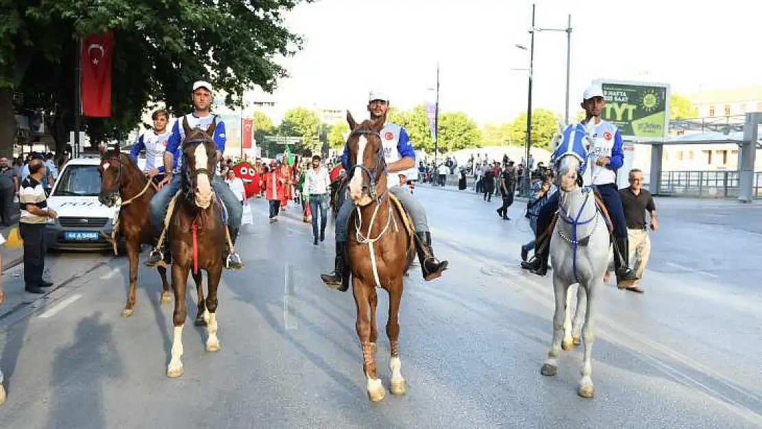 Kortejde ki Muhteşem Birlikteliğimiz Mutluluğumuzun Resmidir