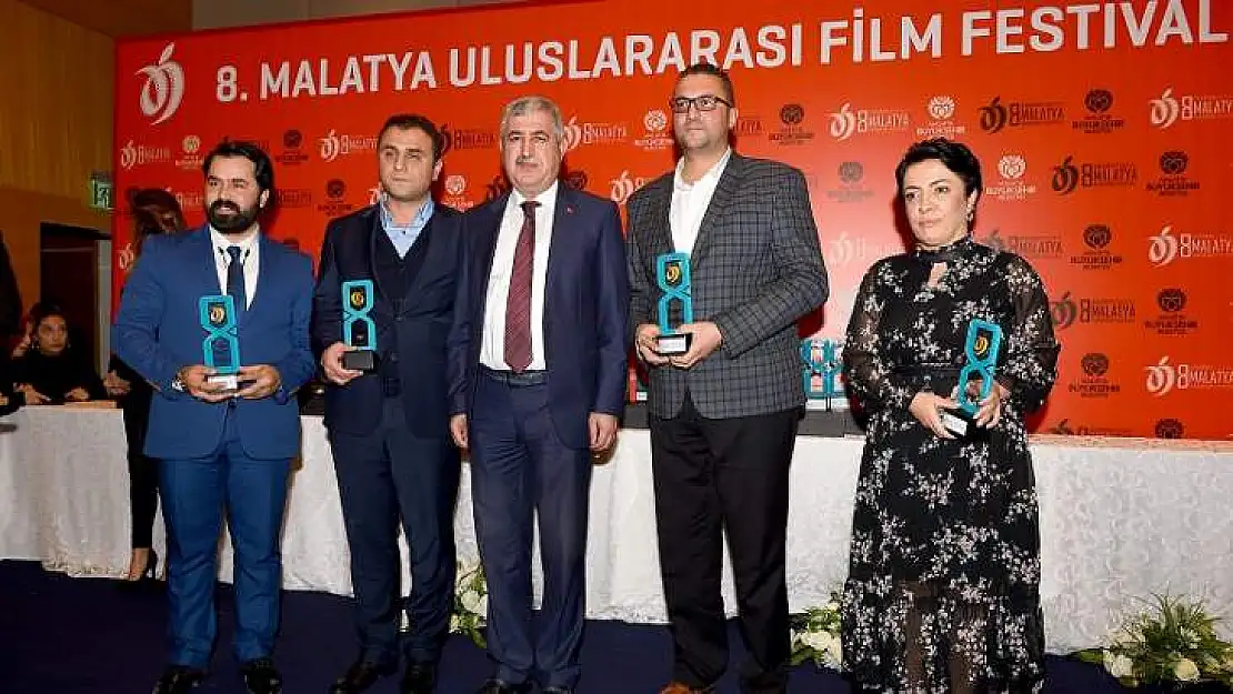 Büyükşehir'den Festivale Katkı Sunanlara Plaket