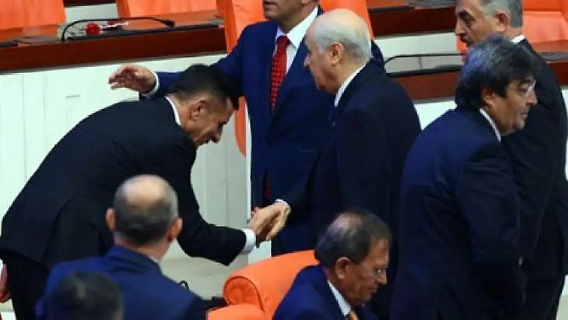 Bahçeli davet etmişti...Hayati Arkaz MHP'ye geçti