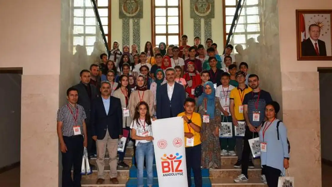 Vali Baruş, 'Biz Anadoluyuz' Projesi kapsamında öğrencilerle buluştu