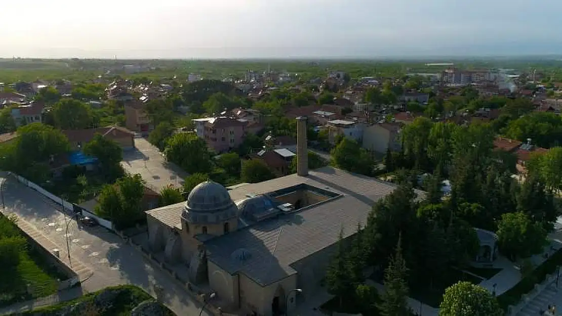 Battalgazi Belediyesi'nden Cami Ve Türbelerde Bayram Temizliği