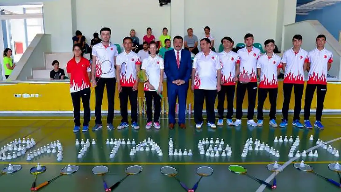 Başkan Gürkan, Badminton Sporcuları İle Bir Araya Geldi