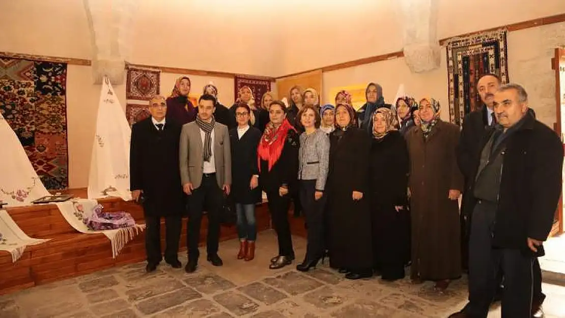 'İğneden Dökülenler' Adlı Sergi Tahtalı Hamam Müzesi'nde Açıldı