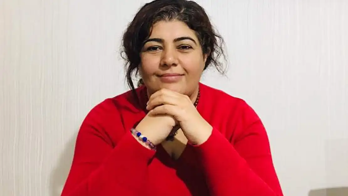 Yazar Irmak Suna Binici Ankara Kitap Fuarında