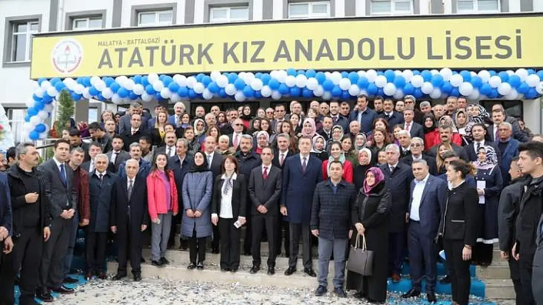 Bakan Selçuk'un Katılımıyla Atatürk Kız Anadolu Lisesi'nin Açılışı Yapıldı