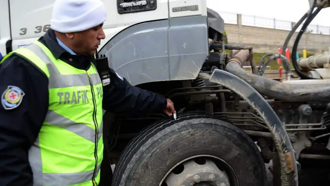 Trafik Şube Müdürlüğü'nden Kış Lastiği Uygulaması